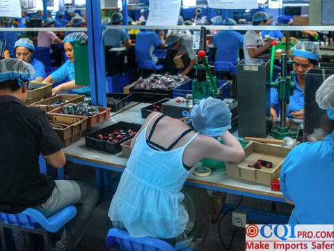 On August 12, 2015, the female workers on the production line of the toy factory.