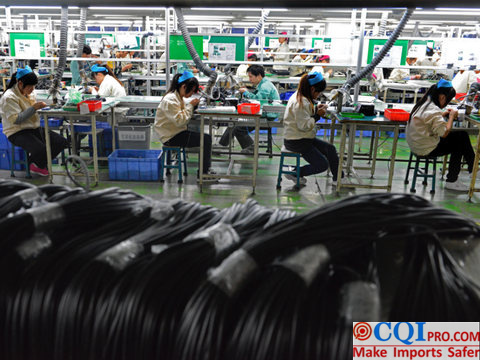 On December 21, 2012, the production workshop of the electronic wire factory.