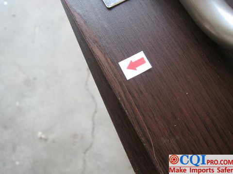 China furniture factory folding table inspection-Incomplete covering on back's PVC of board