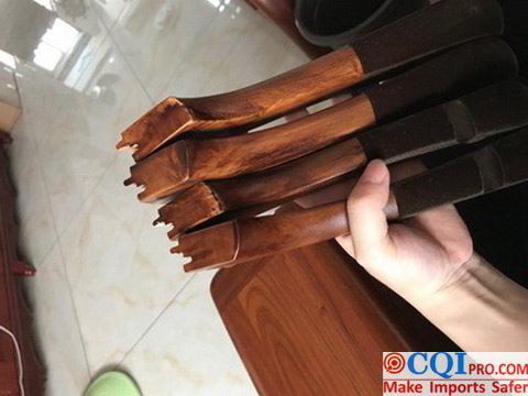 Hanger inspection，Wooden hanger breakage is a very serious defect