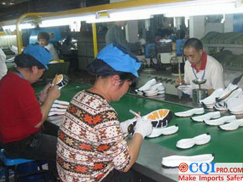 Chinese shoe factory workers are making soles